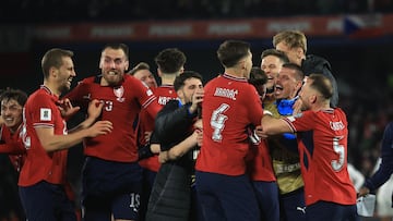 Prague (Czech Republic), 31/03/2026.- Czech Republic soccer players celebrate victory after the FIFA World Cup 2026 European playoff match between the Czech Republic and Denmark in Prague, Czech Republic, 31 March 2026. (Mundial de Fútbol, República Checa, Dinamarca, Praga) EFE/EPA/MARTIN DIVISEK