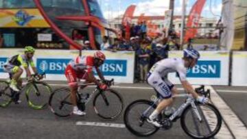 John Murphy supera en el sprint a Francesco Chicchi y Jakub Marezcko en la tercera etapa del Tour de Langkawi.
