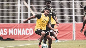 Falcao Garc&iacute;a durante un entrenamiento con el M&oacute;naco.