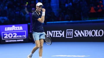 Turin (Italy), 17/11/2024.- Jannik Sinner of Italy in action against Taylor Fritz of the USA during their final match at the ATP Finals in Turin, Italy, 17 November 2024. (Tenis, Italia) EFE/EPA/Alessandro Di Marco