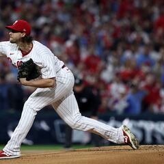 What is a qualifying offer? Who are the MLB free agents who have received offers?