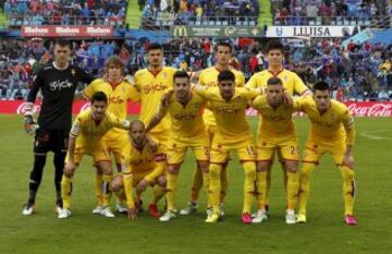 Once del Sporting de Gijón. De pie: Pichu Cuéllar, Halilovic,  Sergio Álvarez, Luis Hernández y Jorge Mere. Agachados: Nacho Cases, Lora, Jony, Carmona, Sanabria e Isma López.