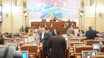 Proyecto para reducir el receso legislativo se hunde en el Senado. Conozca qu&eacute; pas&oacute; con la iniciativa que buscaba recortar vacaciones de los congresistas.