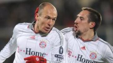 Robben, junto a Ribéry.