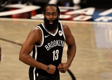 Estadísticas 2020-21: 24,9 puntos, 8,3 rebotes, 11,4 asistencias. El tercero el big three atómico de los Nets. Tras una fea final en Houston, se reivindica como uno de los mayores talentos que ha visto la NBA. Diferencial.