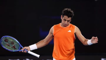 Spain's Jaume Munar reacts on a point to Norway's Casper Ruud during their men's singles match on day five of the Australian Open tennis tournament in Melbourne on January 22, 2026. (Photo by Martin KEEP / AFP) / -- IMAGE RESTRICTED TO EDITORIAL USE - STRICTLY NO COMMERCIAL USE --