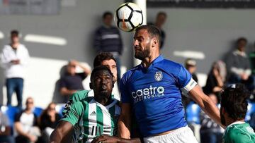'Pollo' Briseño vuelve a jugar en el triunfo del Feirense