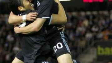 <b>DOBLETE.</b> Higuaín marcó los dos primeros goles del Real Madrid en Tenerife.