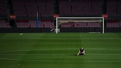 Barça's Iniesta says goodbye to Camp Nou after last match