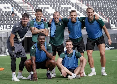 Rubén Díez retrata el buen momento del Ceuta ante un Mirandés con Eto’o al rescate