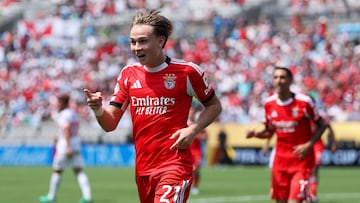 Andreas Schjelderup’s first-half goal gave Benfica a win that saw the Portuguese club leapfrog Bayern as Group C winners.