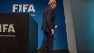 Las revelaciones del informe de Canal + se suman a las denuncias contra Blatter.