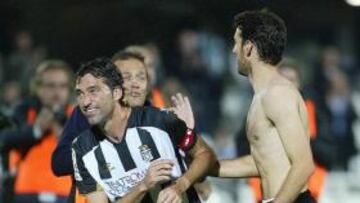 <b>DELIRIO FINAL. </b>El Cartagena se vio sepultado y acabó remontando. Un triunfo de casta que da alas y que deja el playoff más cerca.