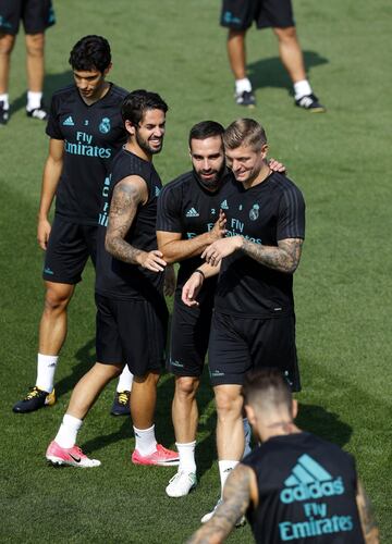 08/09/17 ENTRENAMIENTO REAL MADRID 
JESUS VALLEJO CARVAJAL KROOS ISCO 