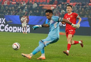 Perú sobrevive a los pies de su portero Gallese