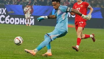 Pedro Gallese falló con los pies y facilitó el gol de Rusia.
