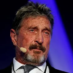 Hallan muerto a John McAfee en su celda de una prisión de Barcelona