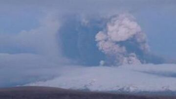 <strong>OTRO VOLCÁN EN ERUPCIÓN.</strong>