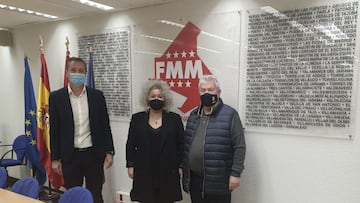 Jes&uacute;s Peramos, Cristina Moreno y Pablo &Aacute;lvarez (vicepresidente de la ADFM) en la sede de la FMM