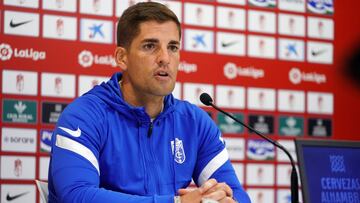 Robert Moreno durante la rueda de prensa previa al Real Madrid.