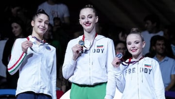 El podio individual, la italiana Raffaeli (plata) y las b¨²lgaras Kaleyn oro) y Nakolova (bronce).