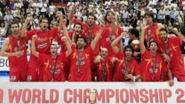 EN LA CIMA. La Selecci&oacute;n espa&ntilde;ola campeona del Mundo en 2006.
 