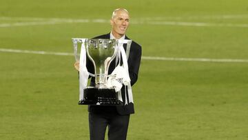 16/07/20  PARTIDO PRIMERA DIVISION 
 CORONAVIRUS COVID19 
 REAL MADRID - VILLARREAL 
 ALEGRIA CELEBRACION CAMPEON DE  LIGA  COPA TROFEO ZINEDINE ZIDANE