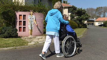 Social Security disability payments vary depending on your earnings during the years from the time you turn 22 up to the year before you become disabled.