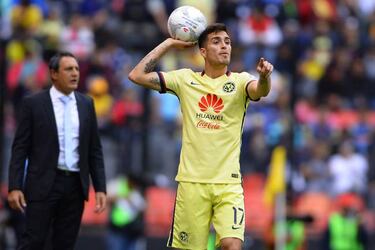 Ventura Alvarado levanta la mano a Berhalter y a MLS