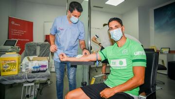 Escribá supervisa el primer día del Elche