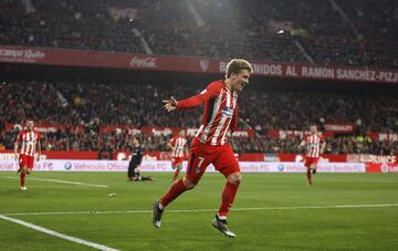 0-4. Griezmann celebr¨® el cuarto gol anotado por Koke.