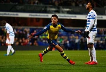 Alexis Sánchez fue clave en ambos goles de Arsenal. Anotó el segundo y armó la jugada del segundo.