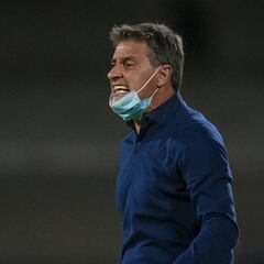 Míchel acepta que el tema profesional también influyó para irse de Pumas