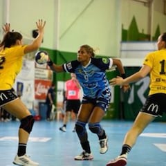 El Rocasa reacciona por la garra de Marta Mangué