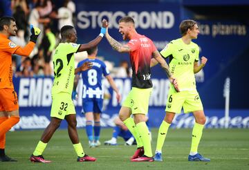 Cissé festeja con Parzyszek el triunfo en Ponferrada.