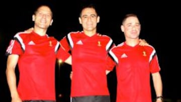 TRÍO ESPAÑOL. Carballo con sus asistentes, Yuste y Fernández.