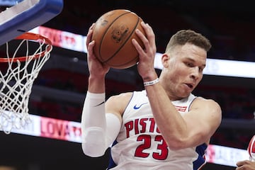 5. Blake Griffin. La renovacin que el ala-pvot firm el pasado verano con los Clippers le pemite al hoy jugador de los Pistons colarse en el Top-5. Griffin ganar 31,87 millones. Si en 2021 ejercer su opcin de jugador podra quedar libre de nuevo.