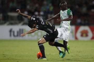 Los festejos comenzaron con otro homenaje a los jugadores leyenda y cerraron con victoria ajustada frente a los manizalitas.