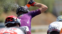 Medias con hielo y 300 bidones contra el calor extremo