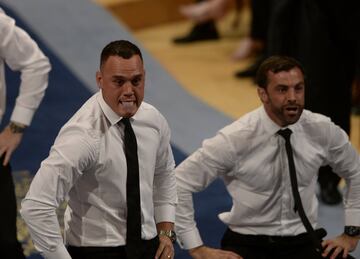 Israel Dagg, Jordie Barrett, Keven Mealamu, y Conrad Smith, jugadores de los All Blacks, la selecci¨®n masculina de rugby de Nueva Zelanda, realizan la "haka", danza tradicional Maor¨ª durante la ceremonia de entrega de los Premios Princesa de Asturias 2017 de los Deportes