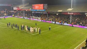 Marcelino Núñez hace esto en Inglaterra y la reacción del público va a emocionar a Chile