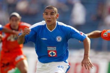 El defensa argentino Daniel "Cata" Díaz estuvo en las filas de Cruz Azul en los torneos Apertura 2003 y Clausura 2004. Tres años después se coronó en el certamen continental con Boca Juniors.