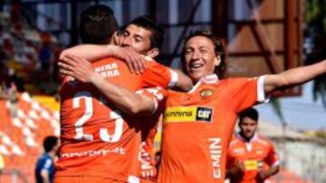 Cobreloa recortó distancias con el líder Temuco en la Primera B