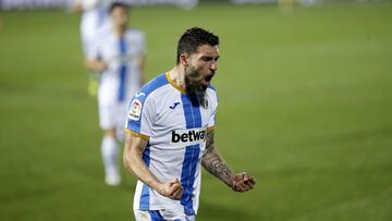 Borja Bastón se crece a la sombra