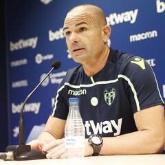 Paco López: "El equipo sigue tuteando a cualquier rival"