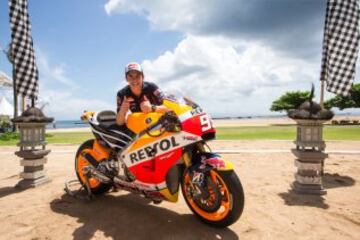 Márquez y Pedrosa presentan su nueva moto para 2015