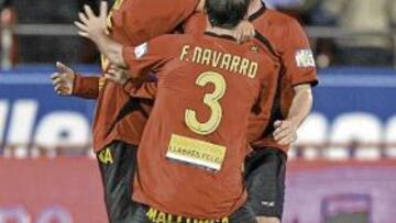 <b>GRAN ALEGRÍA. </b>Los jugadores del Mallorca celebraron por todo lo alto la remontada.