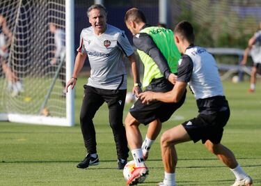 El Levante de Javier Pereira echa a rodar en Bu?ol