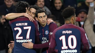 Paris Saint-Germain&#039;s Uruguayan forward Edinson Cavani (2nd L) celebrates with Paris Saint-Germain&#039;s Argentinian midfielder Javier Pastore (L), Paris Saint-Germain&#039;s Argentinian forward Angel Di Maria and Paris Saint-Germain&#039;s Brazilia