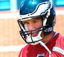 Piden que el Papa bendiga las rodillas de Sam Bradford